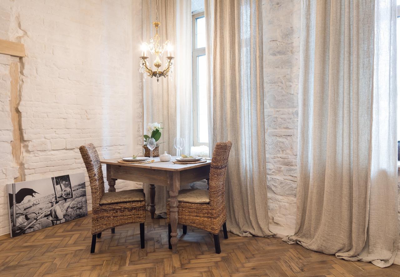 Overture Studio Kamjanets-Podilskyj Exteriör bild